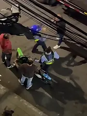 Agredió a los policías y se dio a la fuga